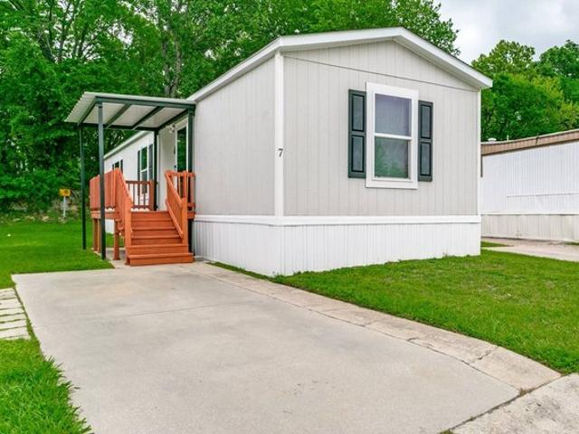 House for sale in Lake Worth, Texas