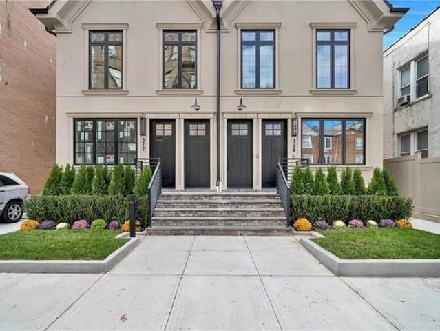 Condo for sale in Arverne, New York