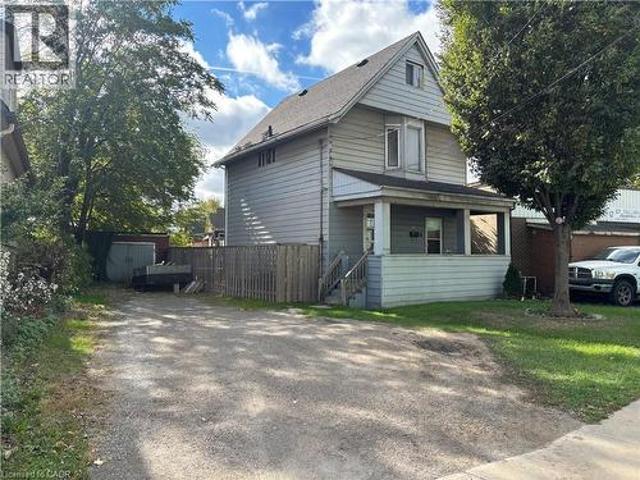 House for sale in Industrial Sector E, Hamilton