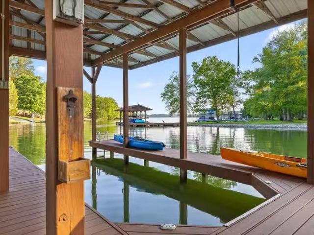 House for sale in Athens