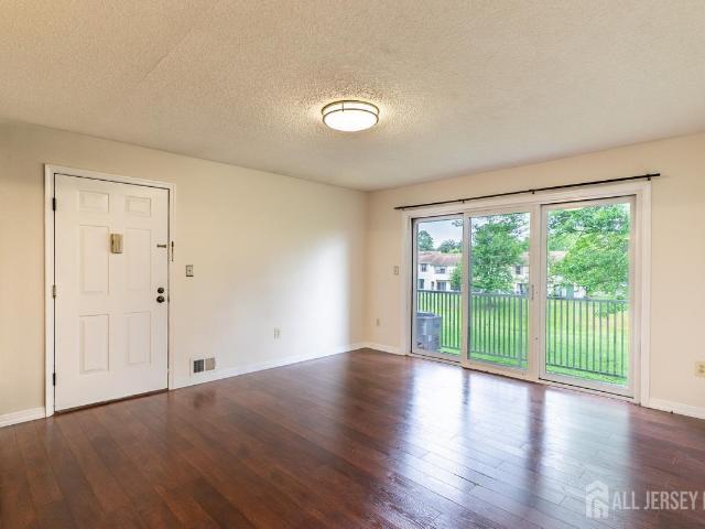 Townhouse for sale in Piscataway, New Jersey