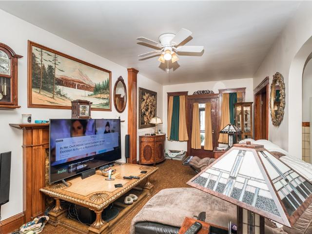 House for sale in Lincoln, Rhode Island