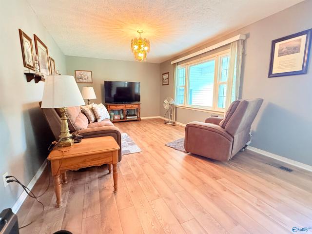 House for sale in Guntersville, Alabama