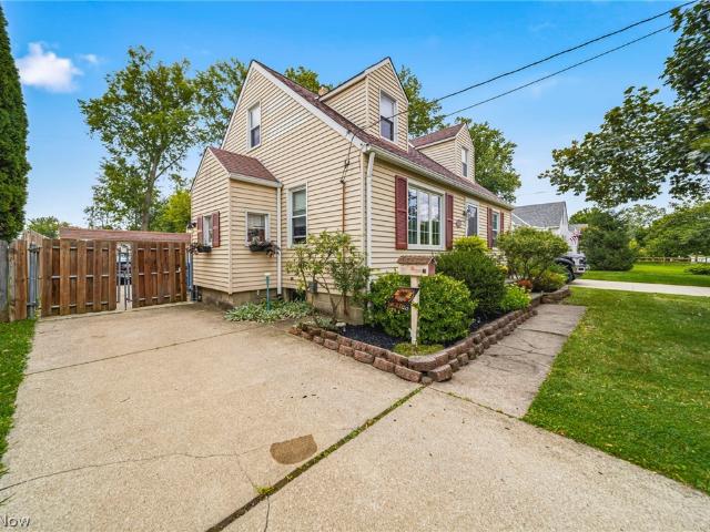 House for sale in Willoughby, Ohio