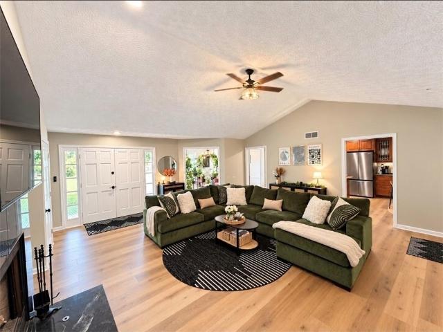 House for sale in Allatoona Quarters, Acworth