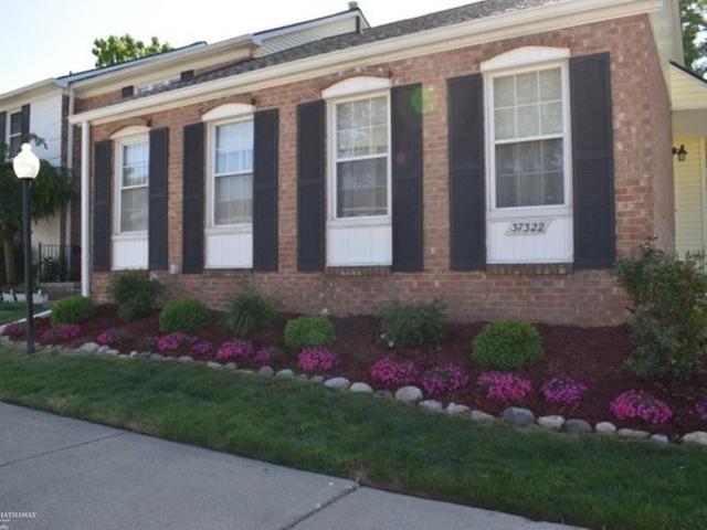 Condo for sale in Clinton Township, Michigan