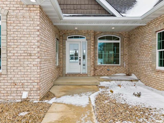 House for sale in Pekin, Illinois