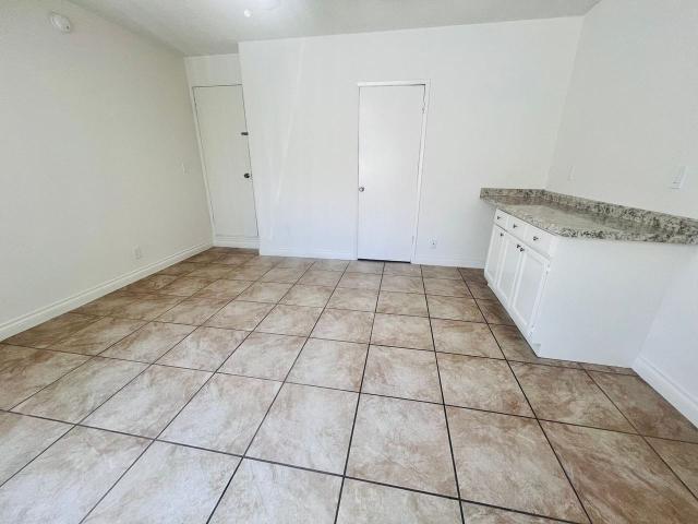 Apartment for rent in Canoga Park, California