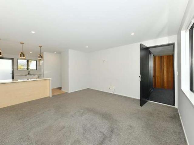 House for sale in Chaslands, Canterbury