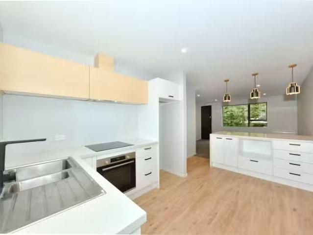 House for sale in Chaslands, Canterbury