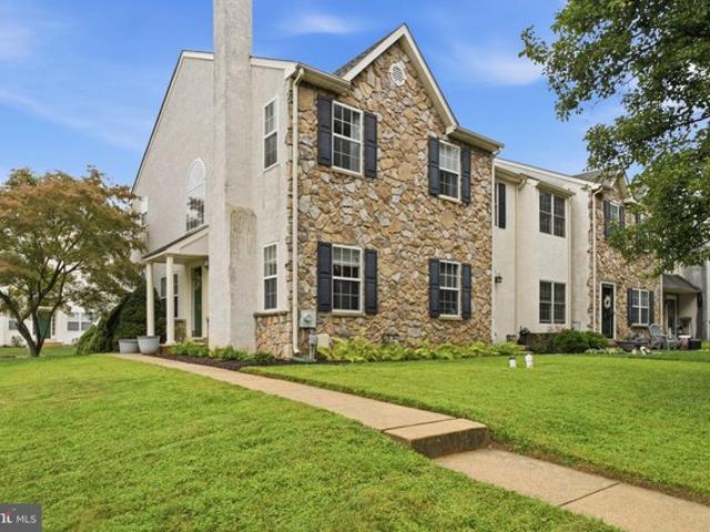 Townhouse for sale in Chester, Pennsylvania