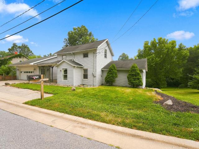 House for sale in Roanoke, Indiana