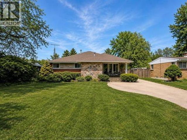 House for sale in South Windsor, Windsor