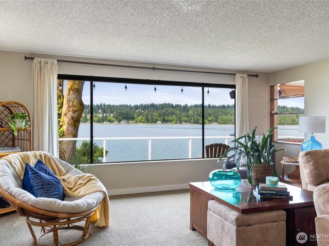 House for sale in Allyn, Washington