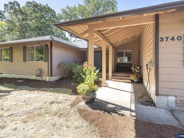 House for sale in Oregonia