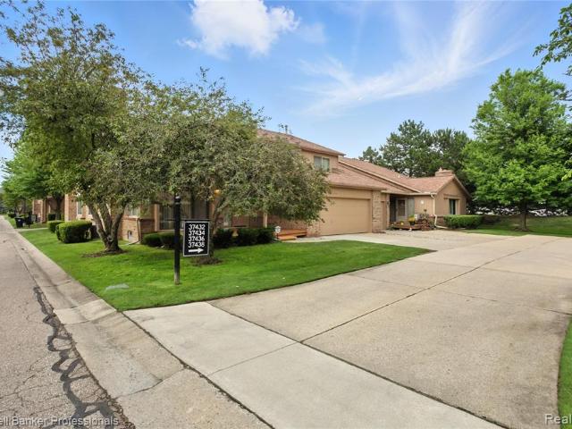 Condo for sale in Livonia