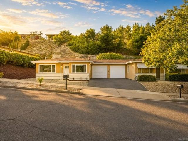 Townhouse for sale in Oceanside, California