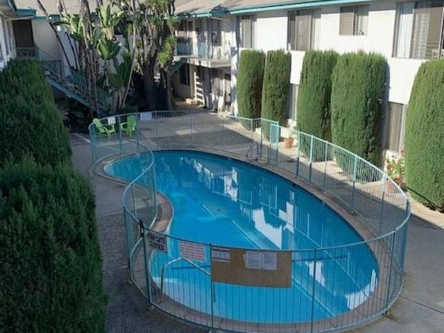 Apartment for rent in Canoga Park, California