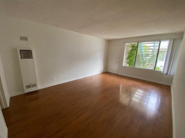 Apartment for rent in Canoga Park, California