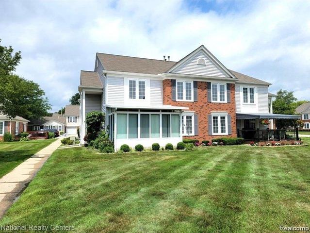 Townhouse for sale in Clinton Township, Michigan