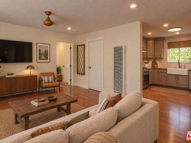 House for sale in Rose Hill, Los Angeles