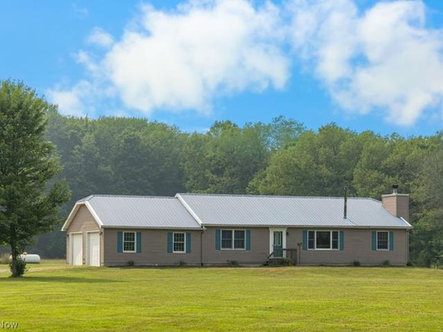 House for sale in Andover, Ohio