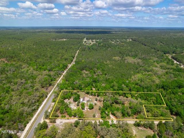 House for sale in Crescent City, Florida