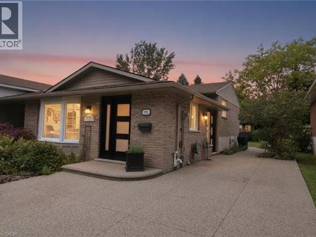 House for sale in Ancaster, Ontario