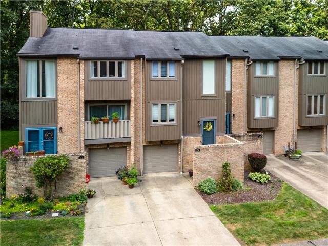 Condo for sale in Cranberry Twp Condo for sale in Cranberry Twp