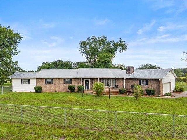 House for sale in Suwannee, Florida