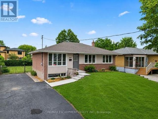 House for sale in Oakville, Ontario