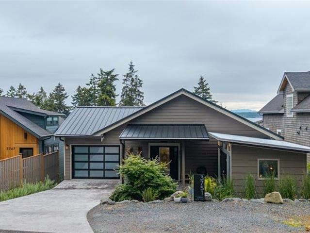 House for sale in Langley, Washington