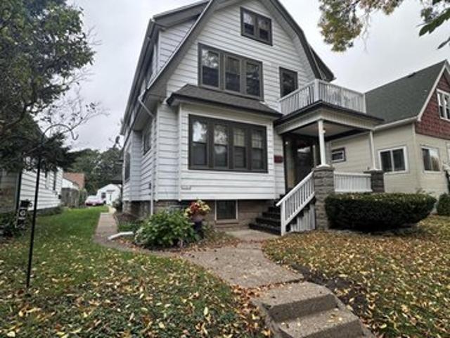 House for sale in Milwaukee, Milwaukee County