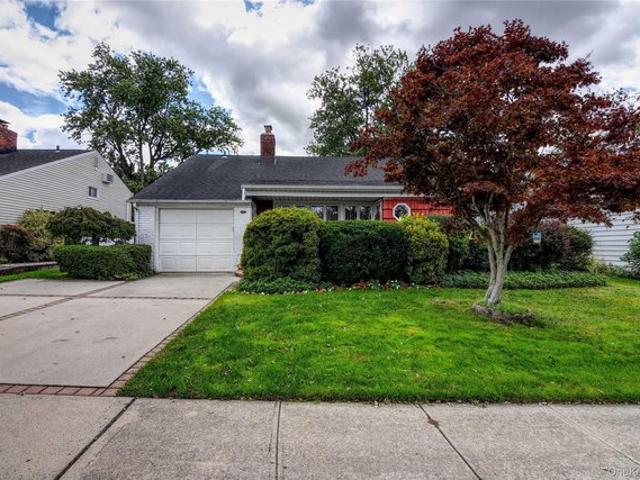 House for sale in Bethpage, Nassau County