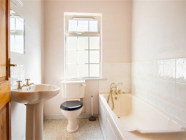 Detached House for sale in Tuam, Connacht