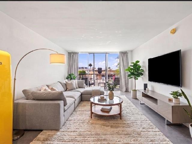 Condo for sale in Long Beach, California