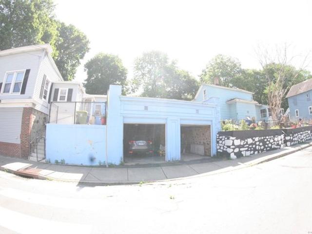 House for sale in Waterbury, Connecticut