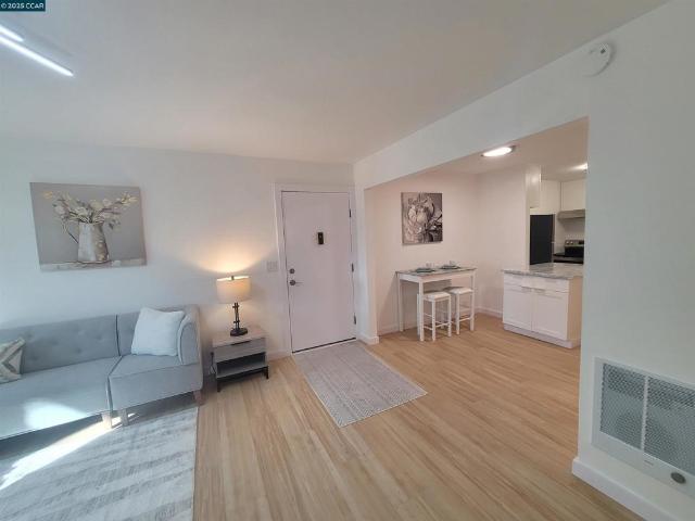 Condo for sale in Pleasant Hill, California