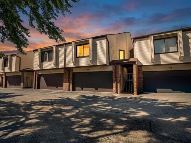 Townhouse for sale in Hoffman Estates, Illinois