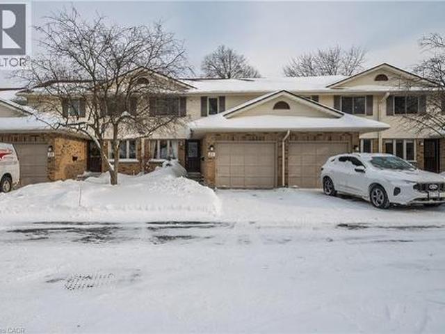 Townhouse for sale in Waterloo, Ontario