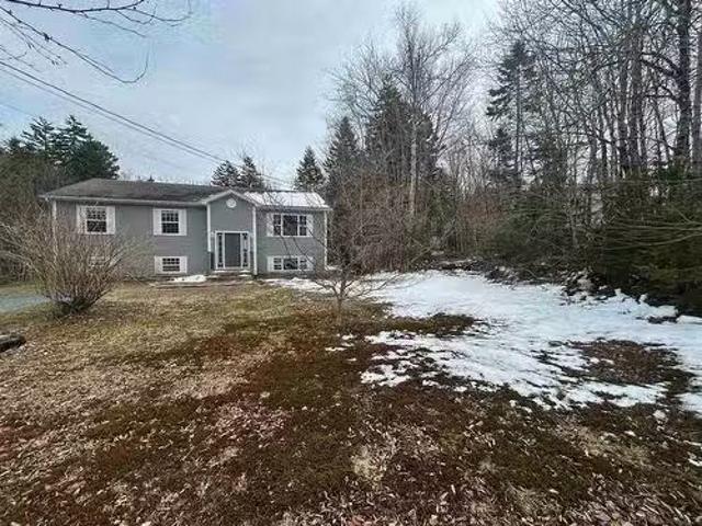 House for sale in Springfield Lake, Middle Sackville
