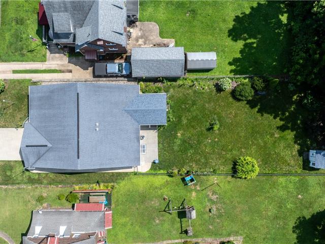 House for sale in Springdale, Pennsylvania