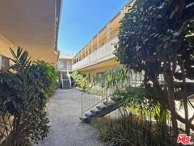 House for sale in Palms, Los Angeles