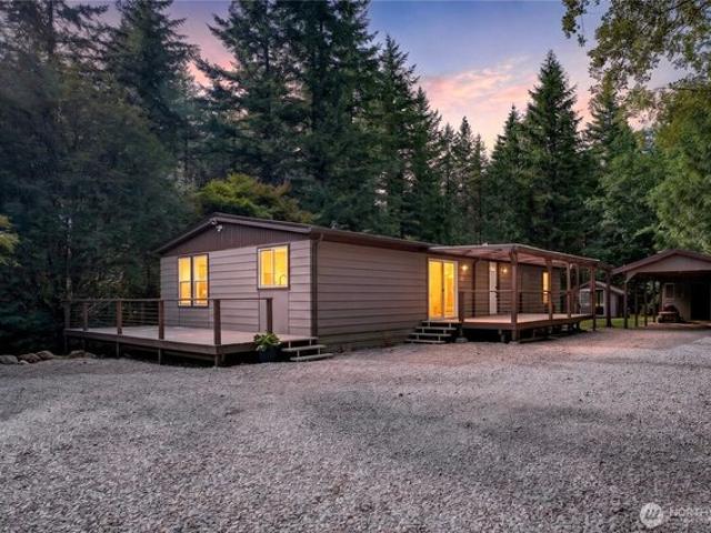 House for sale in Enumclaw, Washington