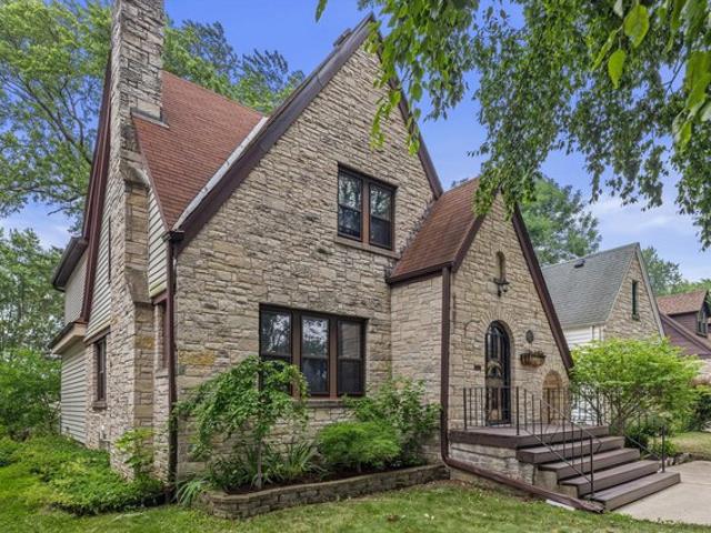 House for sale in Milwaukee, Wisconsin