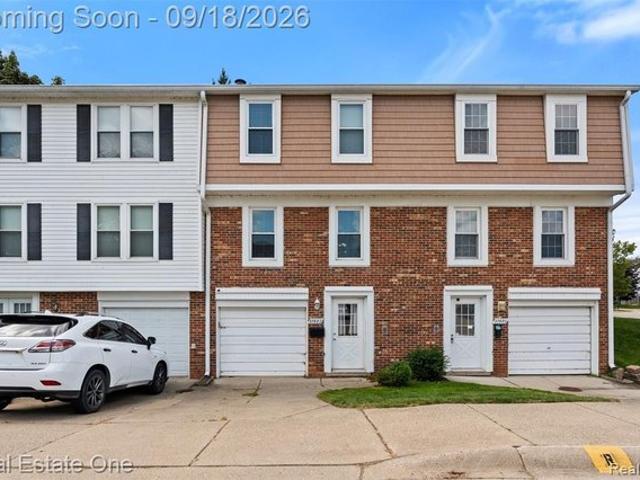 Townhouse for sale in Clinton Township, Michigan