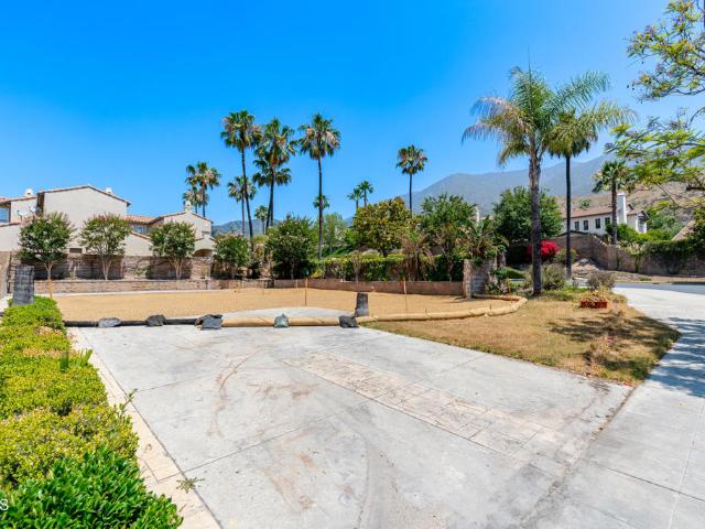 Land for sale in Altadena, California