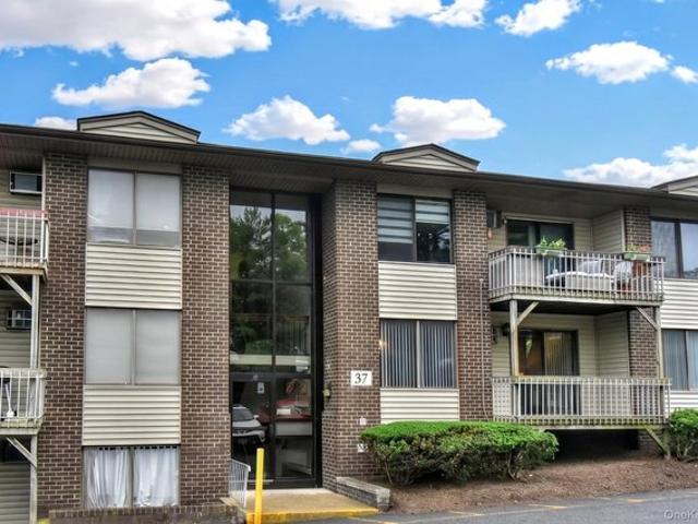 Condo for sale in Rockland, New York