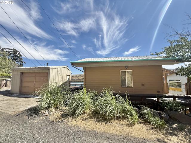 House for sale in Wishram, Washington
