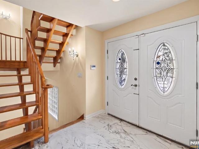 Townhouse for sale in Fort Lee, New Jersey